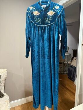 Velvet Embroidered Nightgown with Floral Yoke